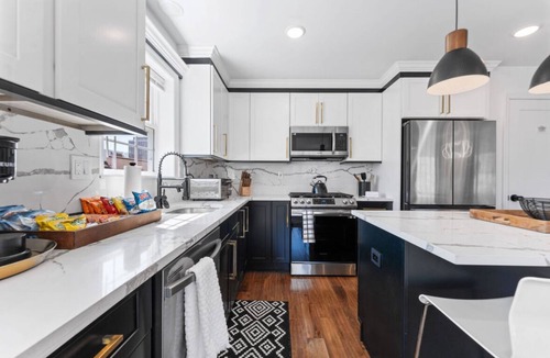 Weequahic Apartment | Cityscape Unit LOCATED APPROX 5 MIN. FROM NEWARK LIBERTY INTERNATIONAL AIRPORT