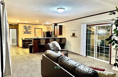 Murphysboro House | Closest Stay to the Paul Ice Boat Ramp - Sleeps 8
