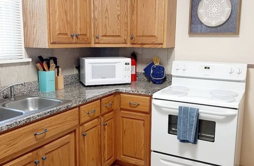 Cape Girardeau House | College town Charm: Minutes from Downtown Cape