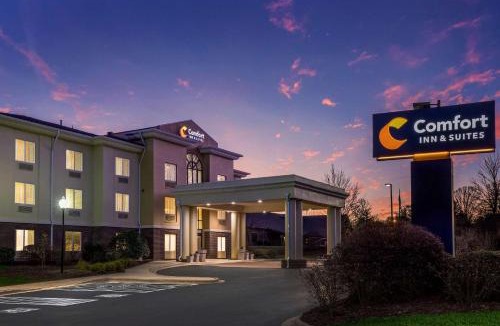 Brevard Hotel | Comfort Inn & Suites Brevard North