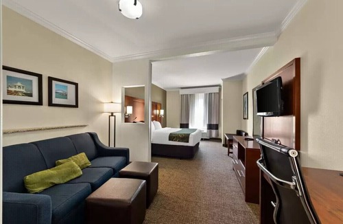 Central City Hotel | Comfort Suites Corpus Christi Central