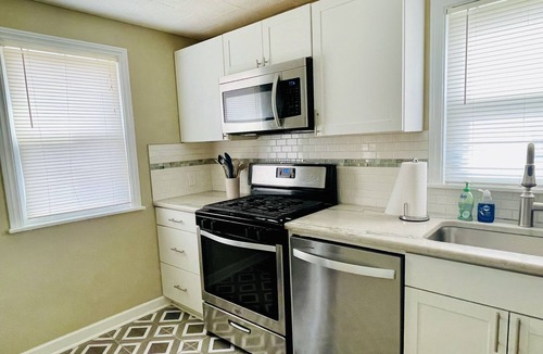Amherst House | Comfortable 3BR House Near UB, Parking, WiFi, Backyard