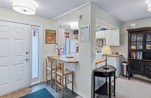 Quechee Condo | Condo with Lake Access, Saltbox, Pet-Friendly