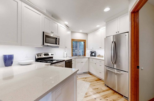Southeast Boise Condo | Convenient Boise Retreat 4 Miles to Downtown
