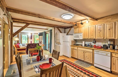 Marshall Apartment | Cookout Ready! 'Sweet Suite' w/Views in Leicester