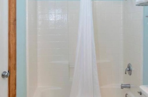 Fulton House | Cottage 16 at D&R Pelican Bay Resort