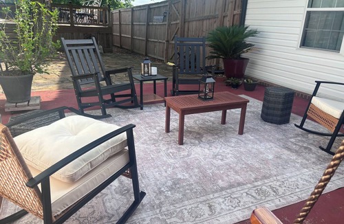 Cabot Cottage | Cottage at Old Country Lane Private 2BR/2BA