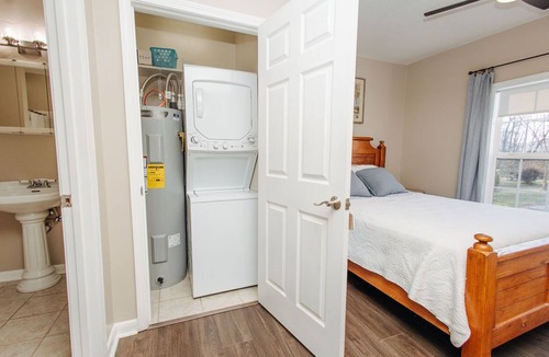 Marion Cottage | Cottage, River Front, Private in Central Location