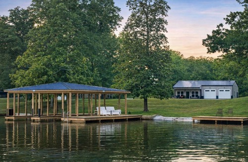 Rockwell House | Cozy 1-bedroom Shop House on beautiful Lake Hamilton in Hot Springs