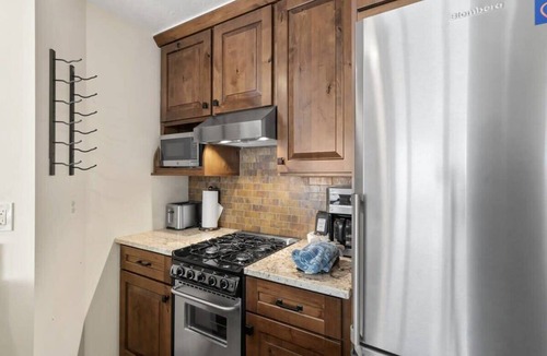 Downtown Park City Condo | Cozy 1BDR Condo - Heart of Town; Walk Everywhere!