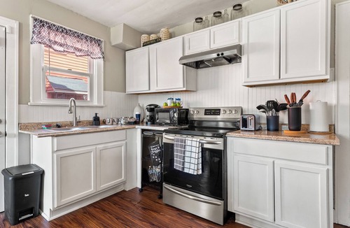 Memphis House | Cozy 1BR 2mi to Midtown & Crosstown Pet Friendly