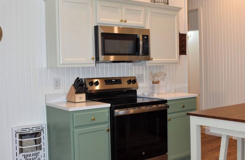 McLeod Cottage | Cozy 2 Bedroom Cottage in serene Hosston