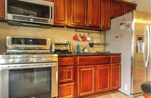 Union City House | Cozy 2-Bedroom Flat Near Manhattan