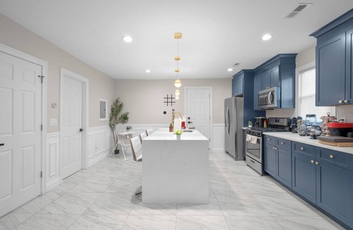 Union Apartment | Cozy 2-Story Loft Apt: Hot Tub, Grill, Arcade, EWR in 10 min, NYC in 25 min