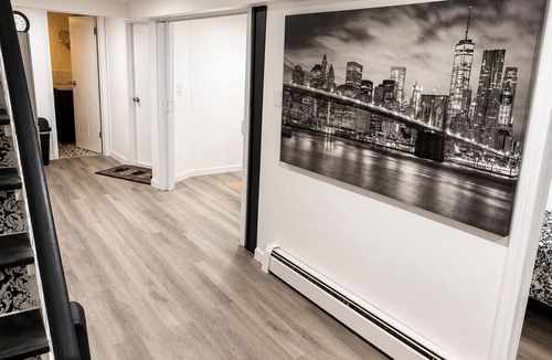 Union City Apartment | Cozy 2BD Basement Haven in the Big Apple…