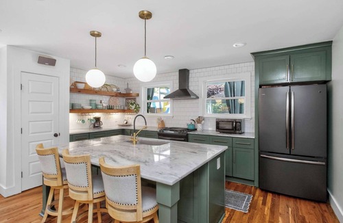 Shelby Hills House | Cozy Bungalow - Pool & Hot Tub 7 min to Broadway