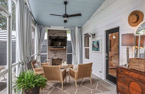 Shelby Hills House | Cozy Bungalow - Pool & Hot Tub 7 min to Broadway