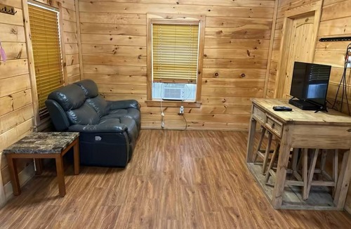 Tichnor Cabin | Cozy Cabin #3 Near Lake Merrisach in Tichnor AR