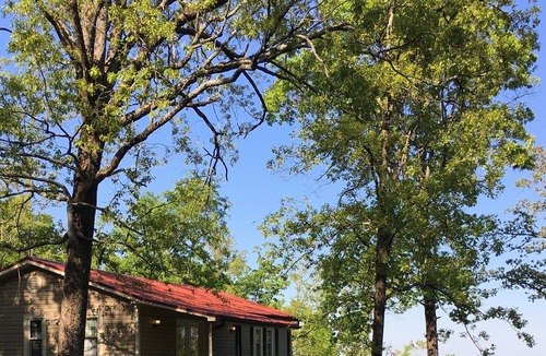 Floral Cottage | Cozy cottage with a view!