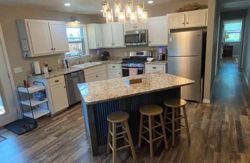 Saint Joe House | Cozy Farm House 2-bedroom house with AC in Saint Joe