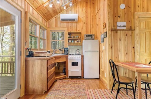 Chimney Rock Cabin | Cozy Guest Cabin-Pet Friendly-Secluded-Peaceful