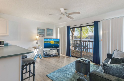 Lake of the Ozarks Condo | Cozy Lakefront Condo w/Pool & Private Patio