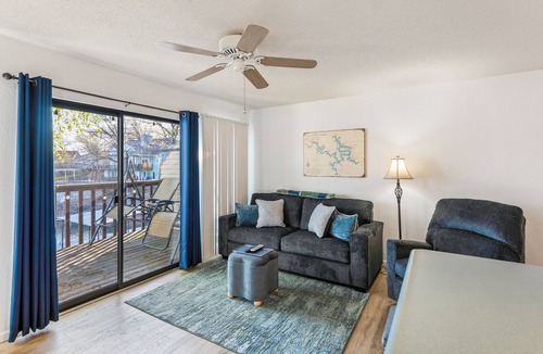 Lake of the Ozarks Condo | Cozy Lakefront Condo w/Pool & Private Patio