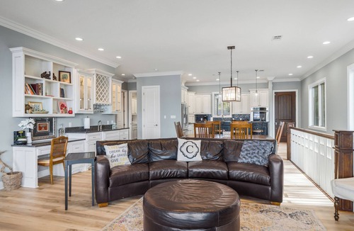 Lake Hamilton House | COZY, LUXURY LAKE HOUSE W/STUNNING LAKE VIEWS!