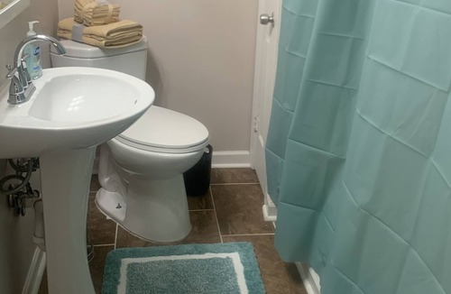 East of Broadway Apartment | Cozy one bedroom apt located in the SoMa district, quite, great entertainment