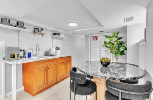 Constable Hook Apartment | Cozy Private Room in Shared Space NYC Light Rail BSMT A