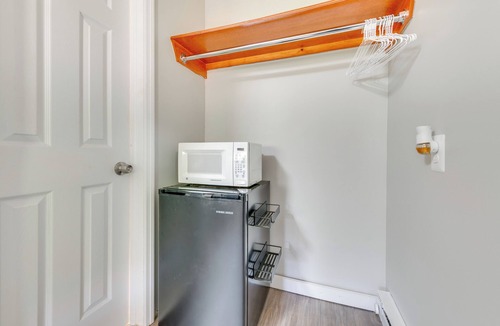 Schroon Lake Apartment | Cozy Room Near Schroon Lake Marina, Town & Beach!