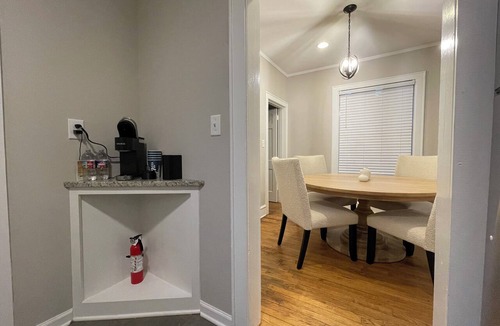 Broadmoor Apartment | Cozy Sunny Broadmoor Condo under Live Oaks Inside a Secure Courtyard