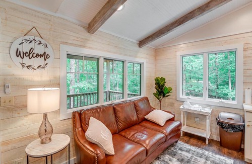 Linden House | Cozy Tennessee Retreat w/Patio & Charcoal Grill!