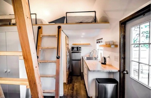 Franklin House | Cozy Tiny Home in Peaceful Neighborhood and just minutes from Downtown Franklin!