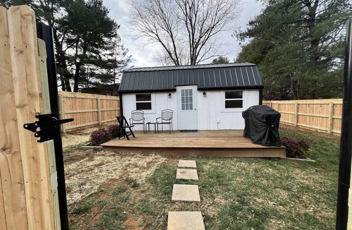 Franklin House | Cozy Tiny Home in Peaceful Neighborhood and just minutes from Downtown Franklin!