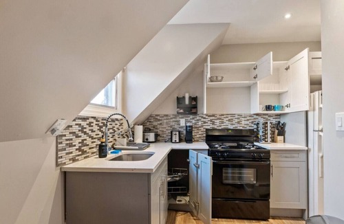 East Orange Apartment | Cozy Winter 2 BR Near NYC Parking Wifi WFH