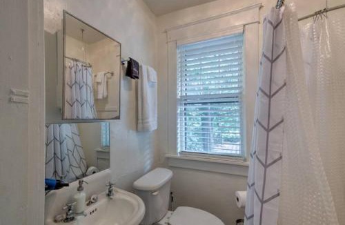 Cooper-Young Historic District House | Craftsman Guest Suite | Heart of Cooper-Young