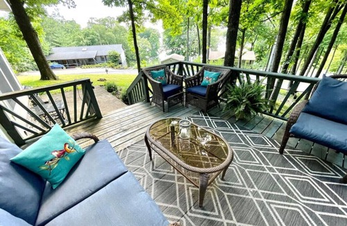 Cadiz Cottage | Cutest Cozy Getaway Cottage w/Sunset Lakeview
