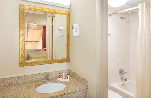 Blytheville Hotel | Days Inn by Wyndham Blytheville
