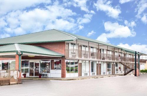 Newport Hotel | Days Inn by Wyndham Newport