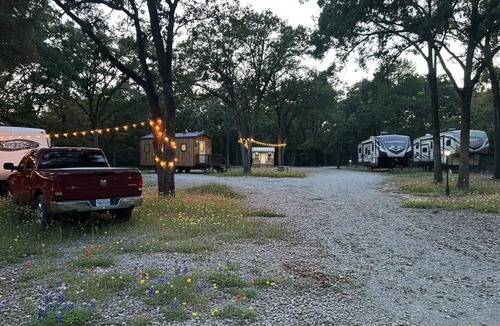 Seven Points RV Rental | Deluxe Covered RV PAD