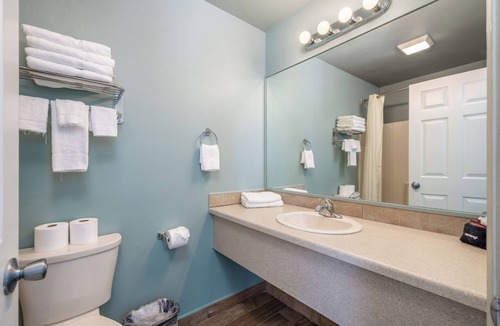 Rockwell Hotel | Deluxe Studio Suite, 2 Queen Beds, Lake View, Ground Floor