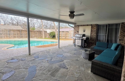 Euless House | DFW World Cup Oasis-Pool & 15 Min to Stadium