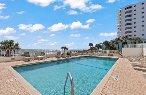 Seawinds Condo Apartment | Direct oceanfront 2/2 condo with large private balcony, heated pool, and garage parking