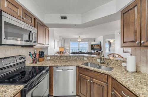 Seawinds Condo Apartment | Direct oceanfront 2/2 condo with large private balcony, heated pool, and garage parking