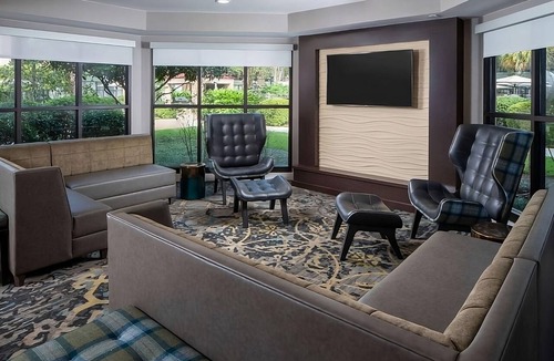 Arts/Warehouse District Hotel | Discover the Heart of New Orleans! Outdoor Pool, Free Breakfast, Pets Allowed!