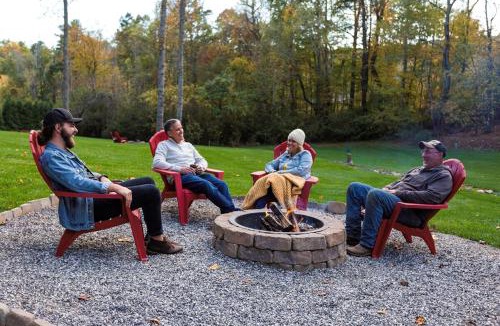 Skyland House | Dogwood Cottage Peaceful Stay Hot Tub
