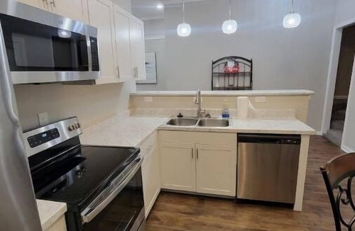 New Pathways House | Downtown Memphis The C'Chateau at Beale #2