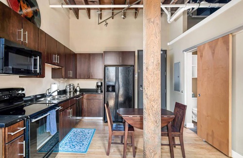 Downtown Nashville Condo | Downtown Music City Loft living! ~Steps to the Ryman and Broadway