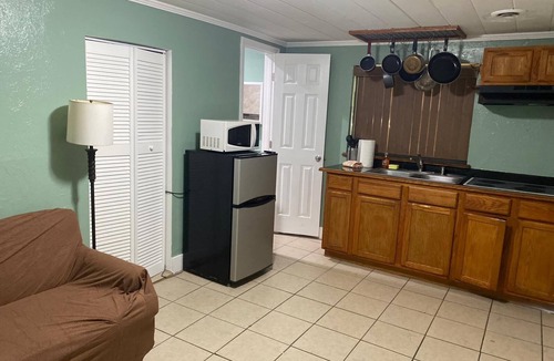 Park East Apartment | Downtown Sarasota, 1BR/1BA, Pet-Friendly, 3 PPL, Playground, Unit 2